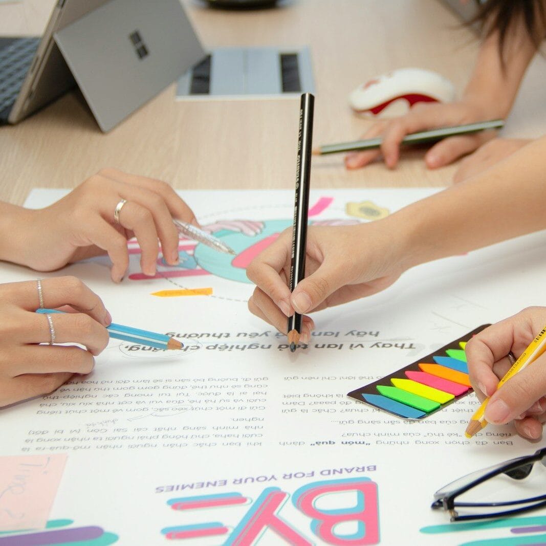 Workshops - People writing